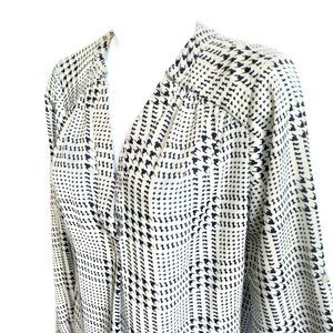 HouNDSTooTH 41 Hawthorn Stitch Fix Pop Over Blouse Plaid Black Cream Roll Tab M